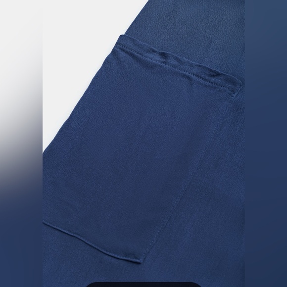 Cupshe Plunge Halter Jogger Jumpsuit - Picture 11 of 14